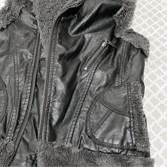 Miilla hooded faux leather/fur vest - Picture 6 of 8